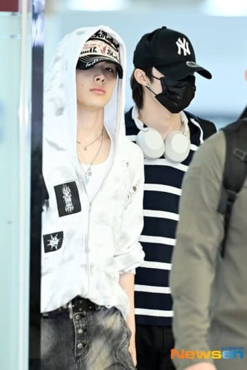 【PHOTO】&TEAMのMAKIとEJ、始球・始打式のため韓国へ！ユニフォーム姿に期待（動画あり）