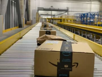 【Amazon】の翌日配達、なぜ届かない？対象外になる原因と対策を解説！