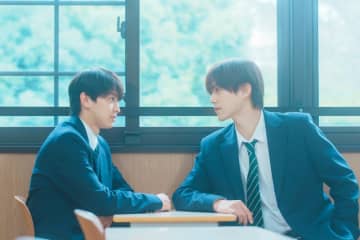 『修学旅行で仲良くないグループに入りました』主題歌がDXTEEN「両片想い」に決定！