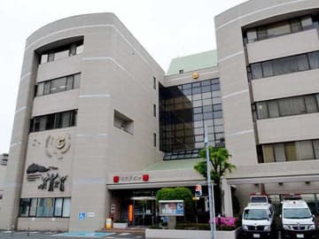 大型バイクが参加者に突っ込む　教習所の安全イベントで　バイク運転の男性と参加者の男性3人の計4人搬送