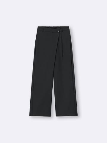 GUの黒パンツもっと早く買えばよかった～！ラクなのに着痩せ＆着回し優秀って…最高じゃん♡