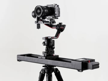 DJI RONINと連携動作する電動スライダー　スライドしながらのティルトやロールが可能　Osmo Pocket 3用アダプターも