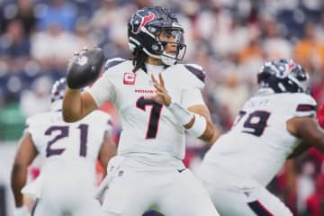 低迷が続くテキサンズのオフェンスについて語るQBストラウド