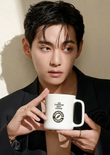 「BTS」Vがモデルの「コンポーズコーヒー」、アプリ累積加入者が急増…いつの間にか1759万人！