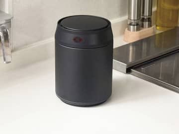 触れずに開く自動開閉ゴミ箱　キッチンの生ゴミにも