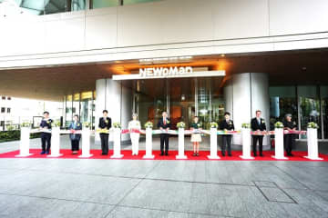 植栽500本の空中庭園や立ち読み歓迎の大型書店も　JR東日本の高輪ゲートウェイシティに大型商業施設「ニュウマン高輪」誕生（東京都港区）