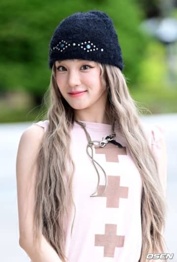 【PHOTO】i-dle ウギ、ラジオ出演のため放送局へ…キュートな表情