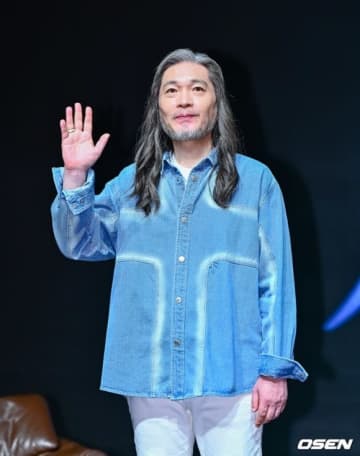 【PHOTO】イム・ジェボム、8thフルアルバム「挨拶」記者懇談会が開催…40周年記念コンサートに期待高まる
