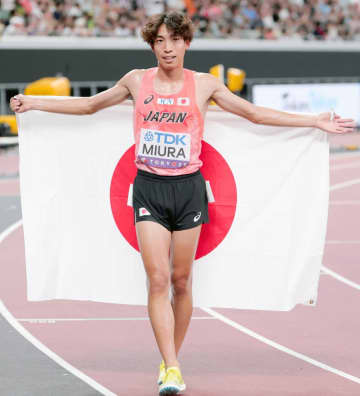【世界陸上】三浦龍司「接触失速」でメダル逃す、ファン怒り収まらず...「完璧に妨害」「言い訳ばかりで謝りもしない」