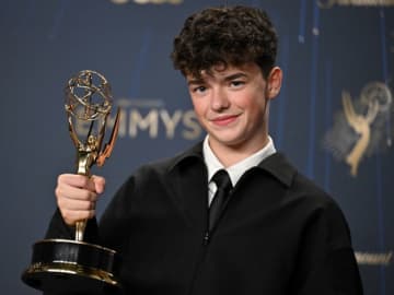 エミー賞、『ザ・スタジオ』が最多！　『アドレセンス』オーウェン・クーパーが15歳で最年少受賞