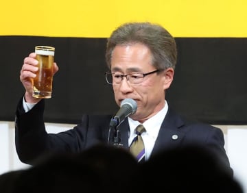 【阪神】１１・２２優勝パレード実施　粟井球団社長「ファンに感謝を伝えたい」