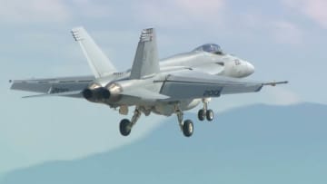 猛反発の中で訓練強行…在日アメリカ海軍が空母艦載機部隊による離着陸訓練を25年ぶりに実施　山口・米軍岩国基地