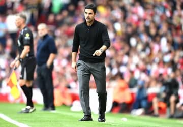 ２位、２位、２位…「もう言い訳は通用しない」英雄が“選手層２チーム分”の古巣アーセナルへ通達「必ず結果を出さなければならない」