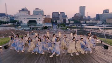 日向坂46、緊急生配信「お願いバッハ！」横浜港 大さん橋で初フルサイズ披露