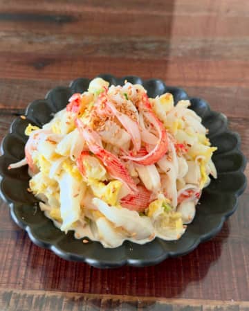 マヨネーズが決め手！コクと旨味たっぷりの「カニカマサラダ」