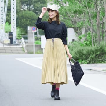 「2,000円以下」なの！？【ワークマン】オールシーズン使いやすい「万能スカート」
