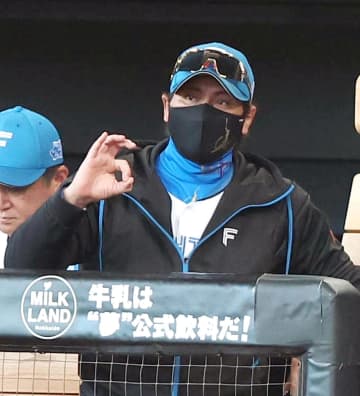 日ハム 新庄剛志監督「就任初勝利」贈った元投手が語る “宇宙人” の素顔…「高校野球の監督を！」意外な提案の理由とは