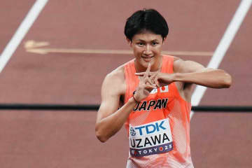 男子200mの鵜澤飛羽、ナルトポーズで予選通過　大歓声に「ほぼ泣きながら走ってました」
