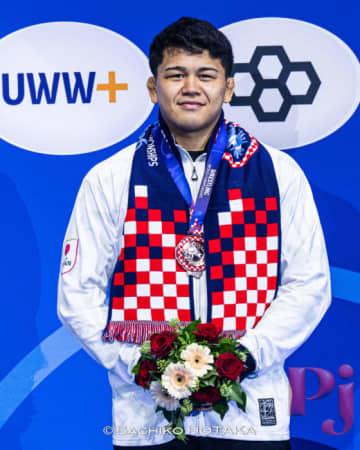 ＜レスリング＞【写真集】2025年世界選手権／男子フリースタイル97kg級・吉田アラシ（日大）ー3位決定戦・表彰式