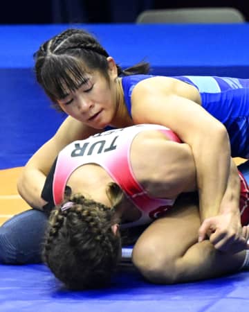 パリ女王の元木、世界レス決勝へ　村山と石井も