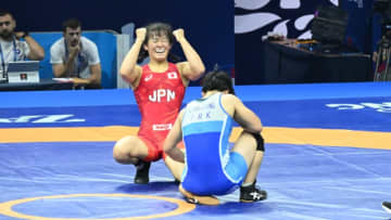 ＜レスリング＞村山春菜（自衛隊）元木咲良（育英大助手）石井亜海（クリナップ）が決勝進出…2025年世界選手権・第5日（2）