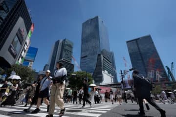 暑くなる東京、世界の都市が樹木を増やす中で伐採。ヒートアイランド対策に「逆行」するまちづくり