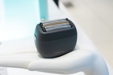 大ヒットシェーバー「パームイン」を生む現場。最先端AIと匠の技、進化するパナソニックのものづくり