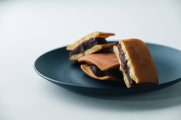 ドラえもんも大喜び！ カリッと新食感のどら焼き　塩どら焼き専門店「湯ノ塩」塩バターどら焼き「塩カリどら」