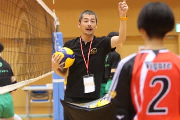全国大会に出場した3人の娘を持つ 忠願寺貴博監督が臨んだ初の全中