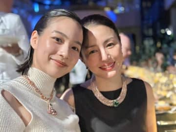 のん、"大好きな"井川遥と仲良し2ショット披露