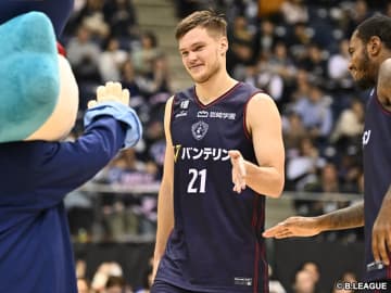 横浜BCがコッツァーの手術終了を発表…復帰時期は診断とコンディションを考慮し判断