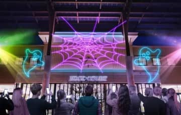 酒々井アウトレットがハロウィーン仕様に！　ショーやパレード、秋物セールも