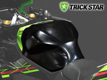 山本 剛大選手が監修した ZX-25R／ZX-4R用「スポーツタンクカバー」がトリックスターから発売