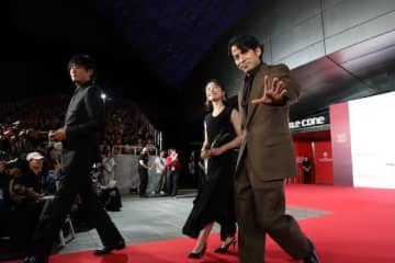 「この作品がどう広がっていくのか楽しみ」岡田准一、釜山国際映画祭で喜びの声