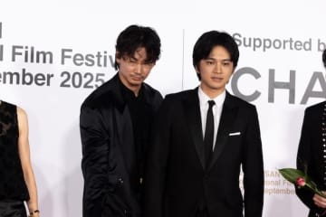 北村匠海「役者3世代で作った日本のリアルを、世界に届けられるのが嬉しい」『愚か者の身分』第30回釜山国際映画祭で華やかにお披露目！