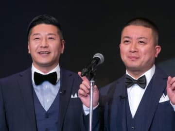 チョコプラ松尾が「素人はSNSやるな」発言を謝罪　長田「2人の責任」　コンビで頭丸める