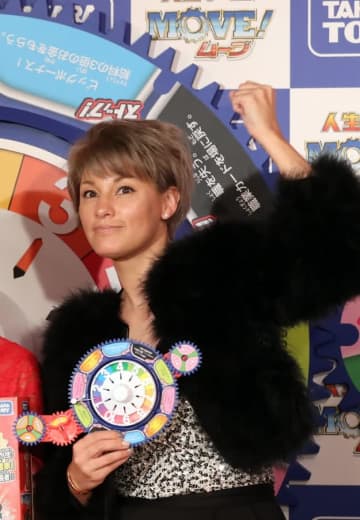 梅宮アンナ、夫との2ショット公開→「映画のシーンですか」「笑顔が素敵」とSNSで反響