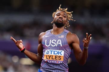 ライルズ、準決勝から衝撃の19秒51！　200m今季世界最速に国立騒然、20日決勝で4連覇へ【東京世界陸上】