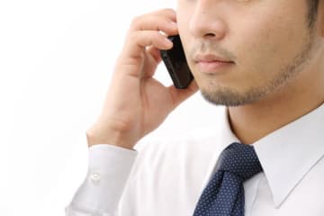 堀江貴文、『わざわざ電話する人』に”ブチギレ”『なんでLINEで済む案件をわざわざ』…ネットでも”電話派・メール派”で議論に「コミュニケーションの手段なので相手に合わせるのが普通」「ラインのやり取りのほうが無駄な時間と手間がかかる」「テキストで送ると読んでるくせに全然返信してこない」