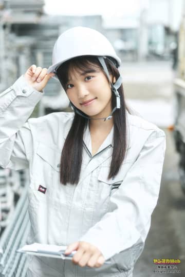 【グラビア】「働くお姉さん」元現場監督の堀みなみさんが登場！ ヤンマガWebのグラビア公開