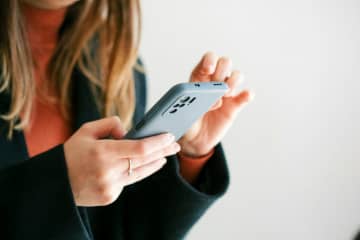 【女性向け】マッチングアプリで写真載せたくない人へ｜身バレなしで素敵な出会いを叶えるプロフィールの秘訣