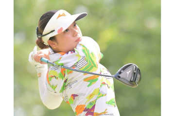 女子ゴルフでホールインワン“未遂”　実況も驚き「うおー！」　24歳・仲村果乃が好ショット