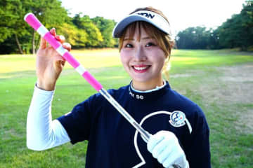 “鉛女子”都玲華はアイアン&ウェッジのシャフトに鉛をペタペタ　番手ごとにバラバラなのは「私の感覚でしかやっていない」から　