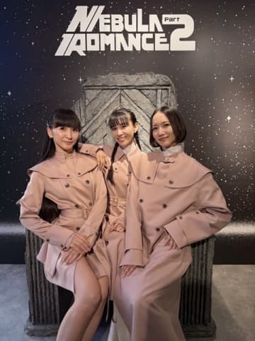 Perfume、“ネビュラロマンス”POP-UP STORE開催 初日のサプライズ訪店に居合わせたファン歓喜