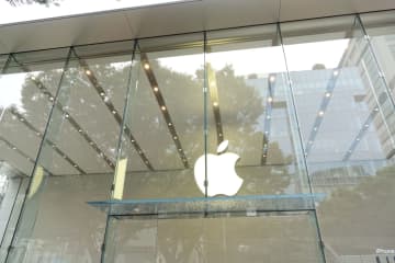 「iPhone 17/Air」本日発売、Apple 表参道では多くのファンで賑わう