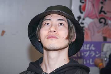 表参道にいた漫画家、偶然居合わせたファンからDMが…　「全てがヤバい」「怖すぎ」と話題に