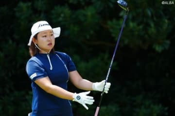 ＜中間速報＞ツアー1勝の黄金世代が単独首位　元女王・森田理香子は2アンダーで後半プレー中