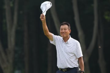 シニア2年目の古庄紀彦が首位発進 原辰徳氏は「82」