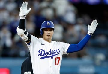 ドジャース、接戦逃げ切って優勝マジック「6」　大谷翔平が二塁打2本で勝利貢献　山本由伸は自己ワースト6四球も6回途中無失点