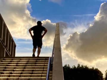 「急に何もできなくなった」人生に疲れたとき、どう立て直した？整形外科医の場合
